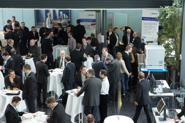 Networking in between sessions at the Industry-Forum